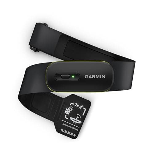 Schwarzer Herzfrequenz-Brustgurt mit Garmin-Sensormodul und Pflegehinweis-Etikett vor weißem Hintergrund